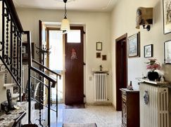 Casa Bi/Trifamiliare in Residenziale