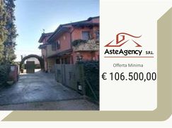 Casa Bi/Trifamiliare in Residenziale