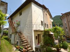 Casa Bi/Trifamiliare in Residenziale