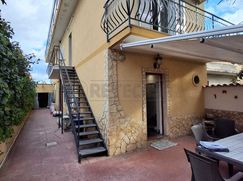 Casa Bi/Trifamiliare in Residenziale