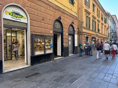 Negozio/Locale commerciale in Commerciale