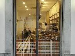 Negozio/Locale commerciale in Commerciale
