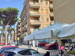 Negozio/Locale commerciale in Commerciale