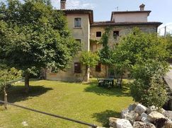 Casa Bi/Trifamiliare in Residenziale