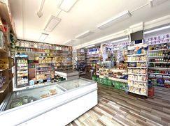 Attività/Licenza (con o senza mura) in Commerciale