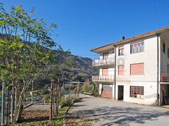 Casa Bi/Trifamiliare in Residenziale