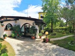 Casa Bi/Trifamiliare in Residenziale
