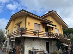 Casa Bi/Trifamiliare in Residenziale