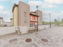 Casa Bi/Trifamiliare in Residenziale