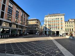 Negozio/Locale commerciale in Commerciale