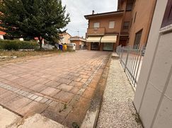 Negozio/Locale commerciale in Commerciale