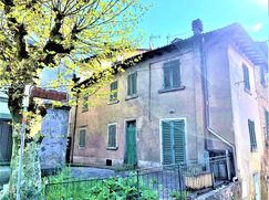 Casa Bi/Trifamiliare in Residenziale