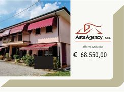 Casa Bi/Trifamiliare in Residenziale