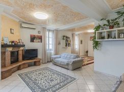 Casa Bi/Trifamiliare in Residenziale