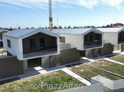 Casa Bi/Trifamiliare in Residenziale