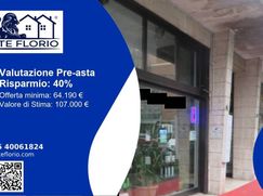 Negozio/Locale commerciale in Commerciale