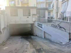 Attività/Licenza (con o senza mura) in Commerciale