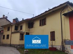 Casa Bi/Trifamiliare in Residenziale