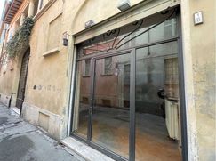 Negozio/Locale commerciale in Commerciale
