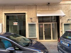 Negozio/Locale commerciale in Commerciale