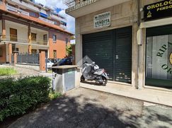 Negozio/Locale commerciale in Commerciale