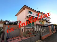 Casa Bi/Trifamiliare in Residenziale