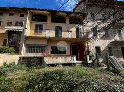 Casa Bi/Trifamiliare in Residenziale