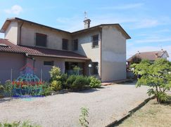 Casa Bi/Trifamiliare in Residenziale