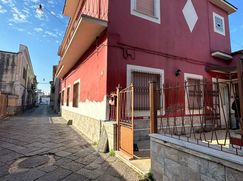 Casa Bi/Trifamiliare in Residenziale