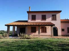 Casa Bi/Trifamiliare in Residenziale