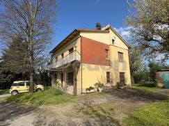 Casa Bi/Trifamiliare in Residenziale