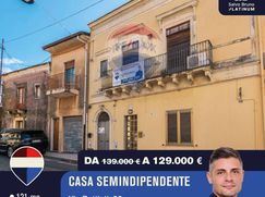 Casa Bi/Trifamiliare in Residenziale