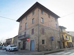 Casa Bi/Trifamiliare in Residenziale