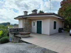 Casa Bi/Trifamiliare in Residenziale