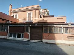Negozio/Locale commerciale in Commerciale