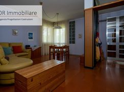 Casa Bi/Trifamiliare in Residenziale