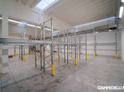 Capannone in Commerciale