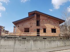 Casa Bi/Trifamiliare in Residenziale