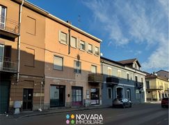 Negozio/Locale commerciale in Commerciale