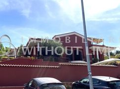 Casa Bi/Trifamiliare in Residenziale