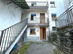 Casa Bi/Trifamiliare in Residenziale