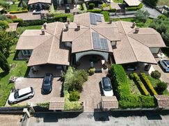 Casa Bi/Trifamiliare in Residenziale
