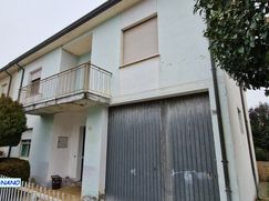 Casa Bi/Trifamiliare in Residenziale