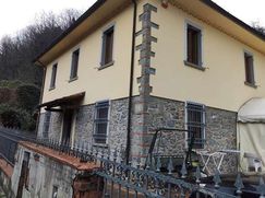 Casa Bi/Trifamiliare in Residenziale