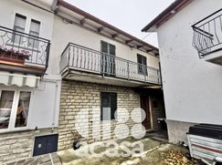 Casa Bi/Trifamiliare in Residenziale