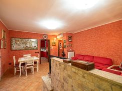 Casa Bi/Trifamiliare in Residenziale