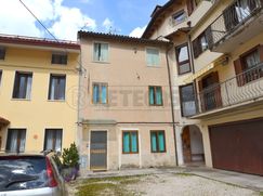 Casa Bi/Trifamiliare in Residenziale