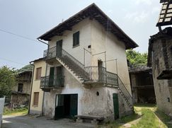 Casa Bi/Trifamiliare in Residenziale