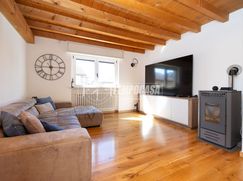Casa Bi/Trifamiliare in Residenziale