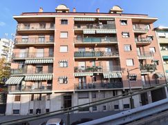 Negozio/Locale commerciale in Commerciale